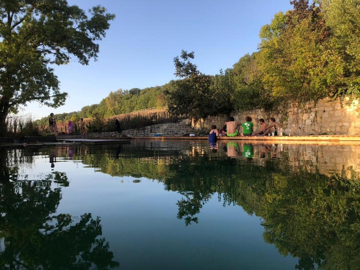 Grand Gite Les Cabanes De Fallot Pour 19 Personnes - Piscine Naturelle L'isle-Bouzon Exterior photo